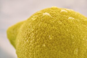 20代が発毛サプリとビタミンCを併用する意味とは？