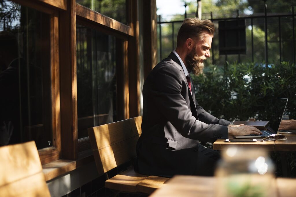 20代社会人が初めて選ぶ発毛サプリの選び方は？